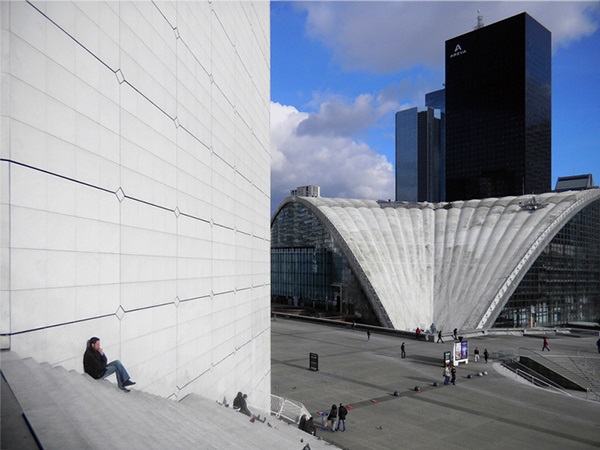 'Resting at La Defence,' by Elisabeth Flynn-Chapman, Photography